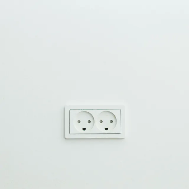 Stopcontact aan de muur